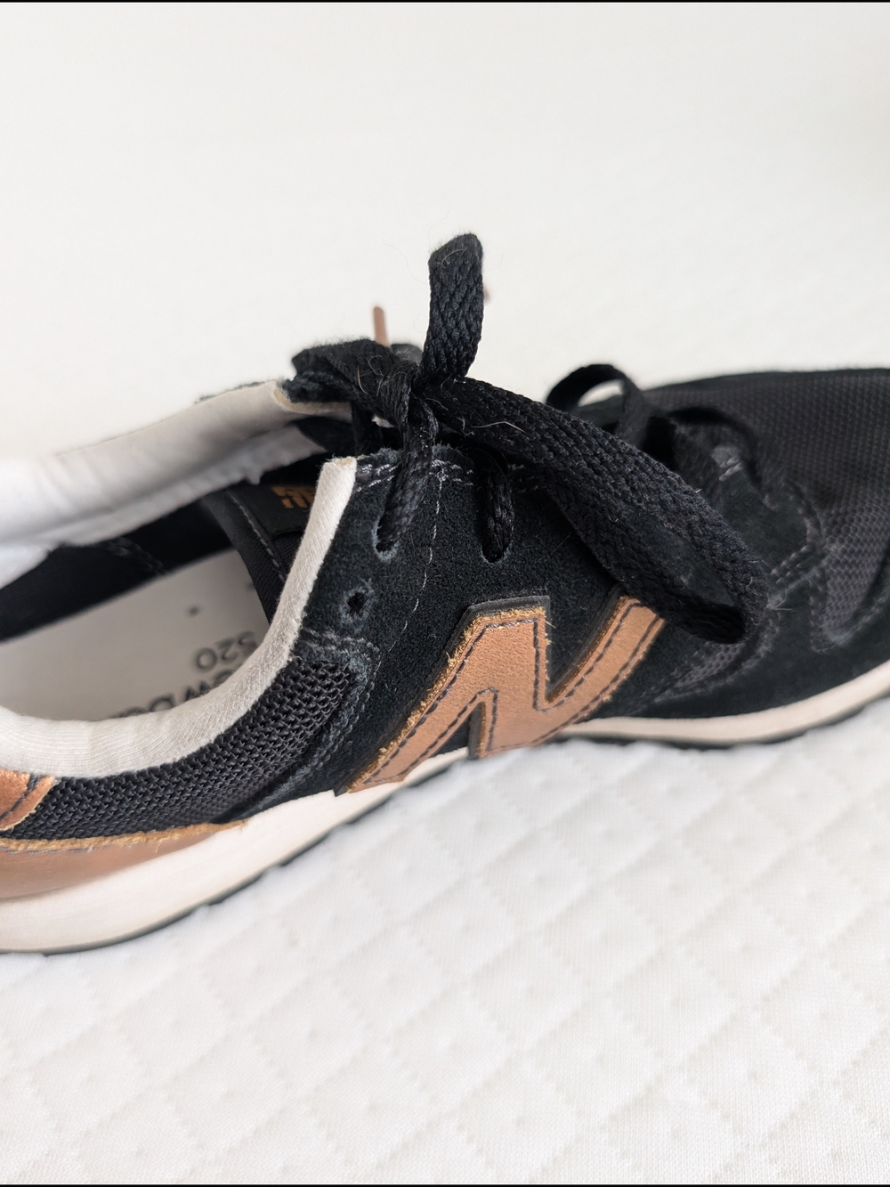 New Balance Womens 520 WL520SNC Black Rose Gold Sneakers Size 7.5 Suede Retro - Picture 13 of 16